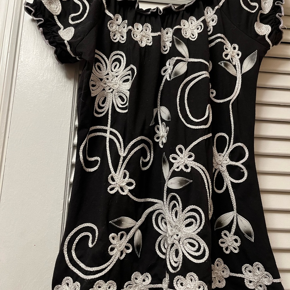 Black and White short sleeve Top